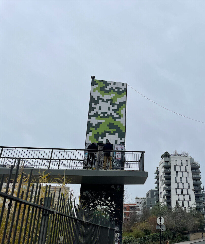 PA_1495, Space Invader de la rue Marguerite Duras — Street art de Invader à Paris