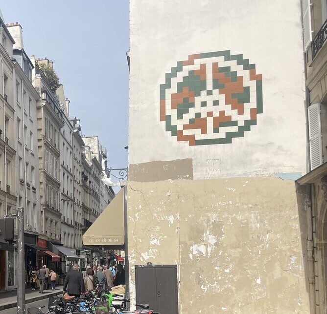 PA_1499, Space Invader de la rue de Grenelle — Street art de Invader à Paris