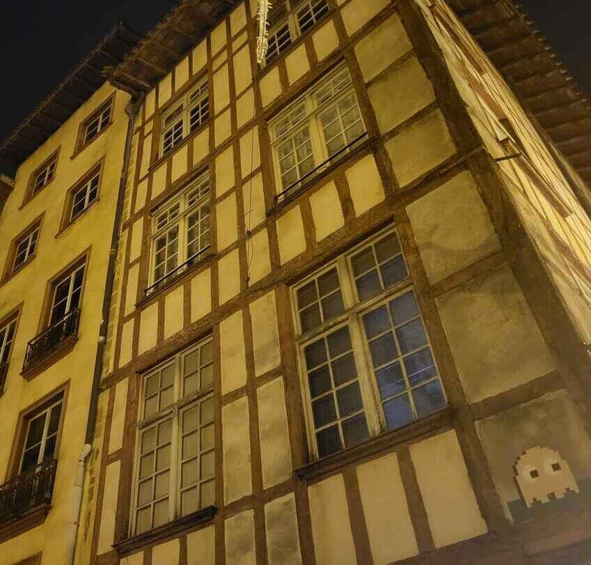 BAB_20, Space Invader de la place des Cinq Cantons — Street art de Invader à Bayonne