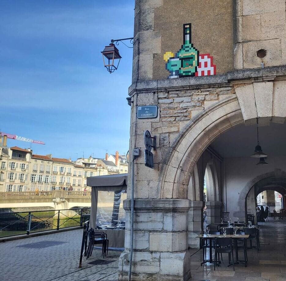 BAB_45, Space Invader de la rue de Coursic — Street art de Invader à Bayonne