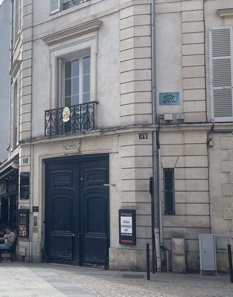 ORLN_01, Space Invader de la rue de la Bretonnerie — Street art de Invader à Orléans