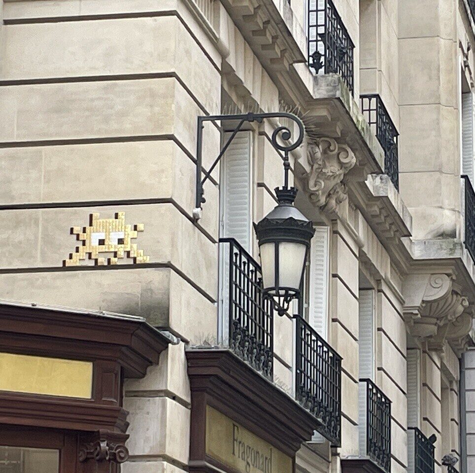 PA_1542, Space Invader du square de L’opéra Louis Jouvet — Street art de Invader à Paris
