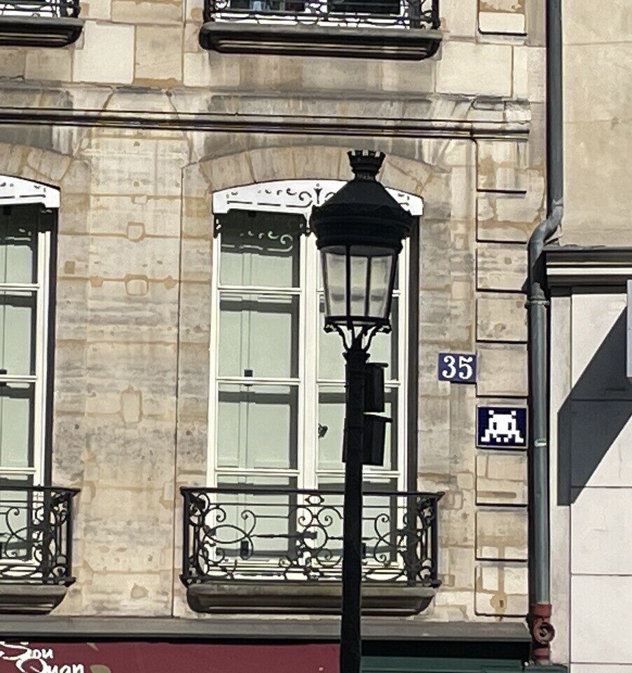 PA_1545, Space Invader de la place Maubert — Street art de Invader à Paris