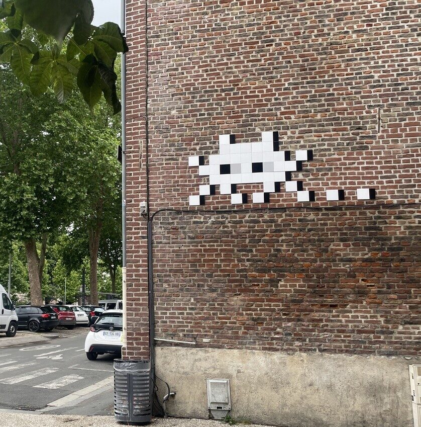 AMI_01, Space Invader du boulevard Carnot — Street art de Invader à Amiens
