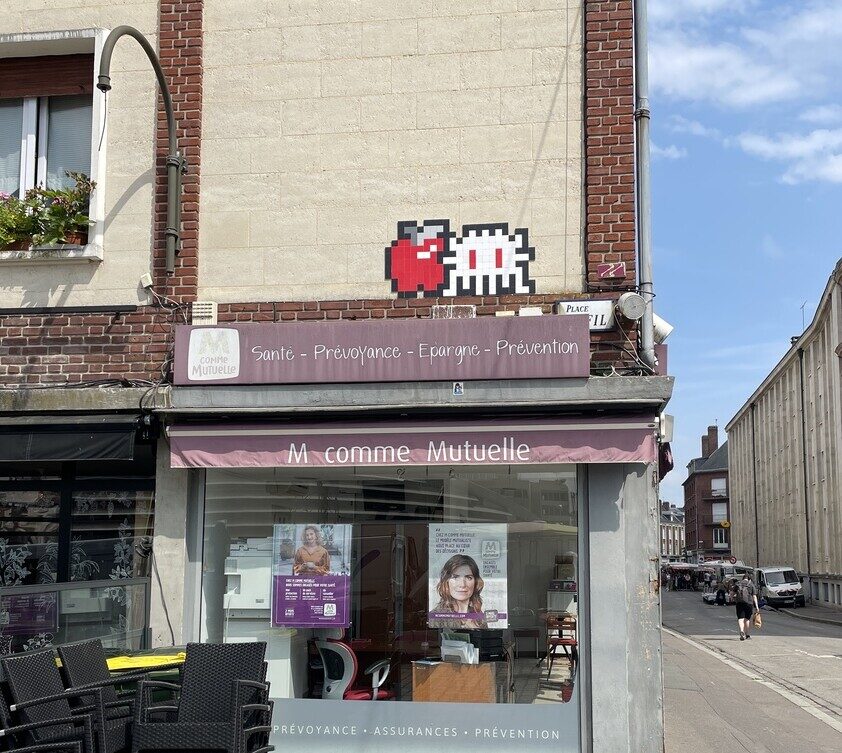 AMI_03, Space Invader on 16 Rue St-Patrice — Street art by Invader in Amiens