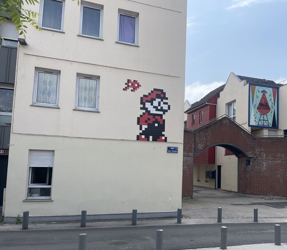 AMI_06, Space Invader de la rue des Coches — Street art de Invader à Amiens
