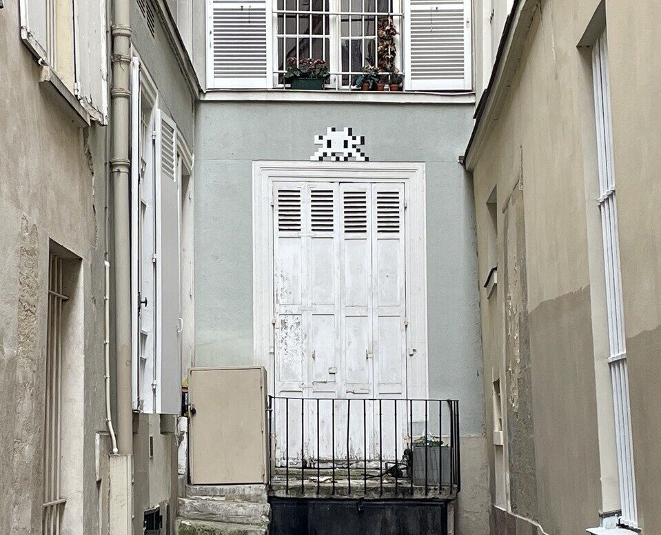 PA_1550, Space Invader on 12 Boulevard Saint-Michel — Street art by Invader in Paris