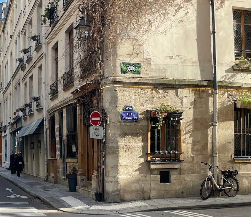 PA_1558, Space Invader de la rue Saint-Louis en l'Île — Street art de Invader à Paris