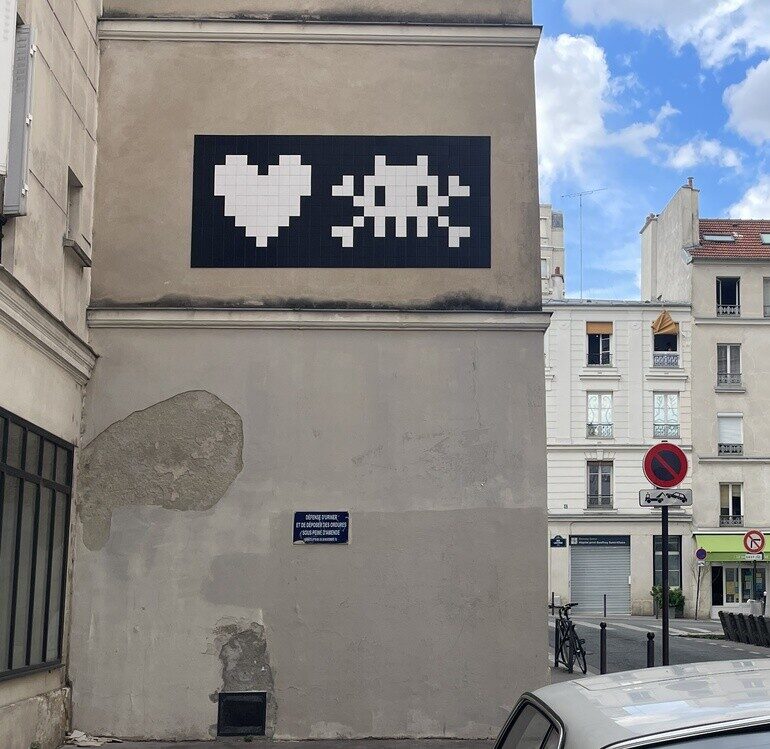 PA_1560, Space Invader de la rue de Quatrefages — Street art de Invader à Paris
