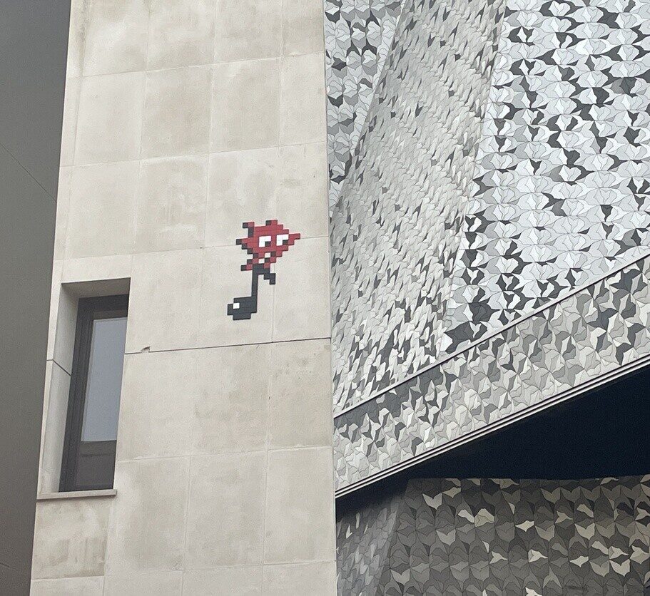 PA_1566, Space Invader de l'allée de la Philharmonie — Street art de Invader à Paris