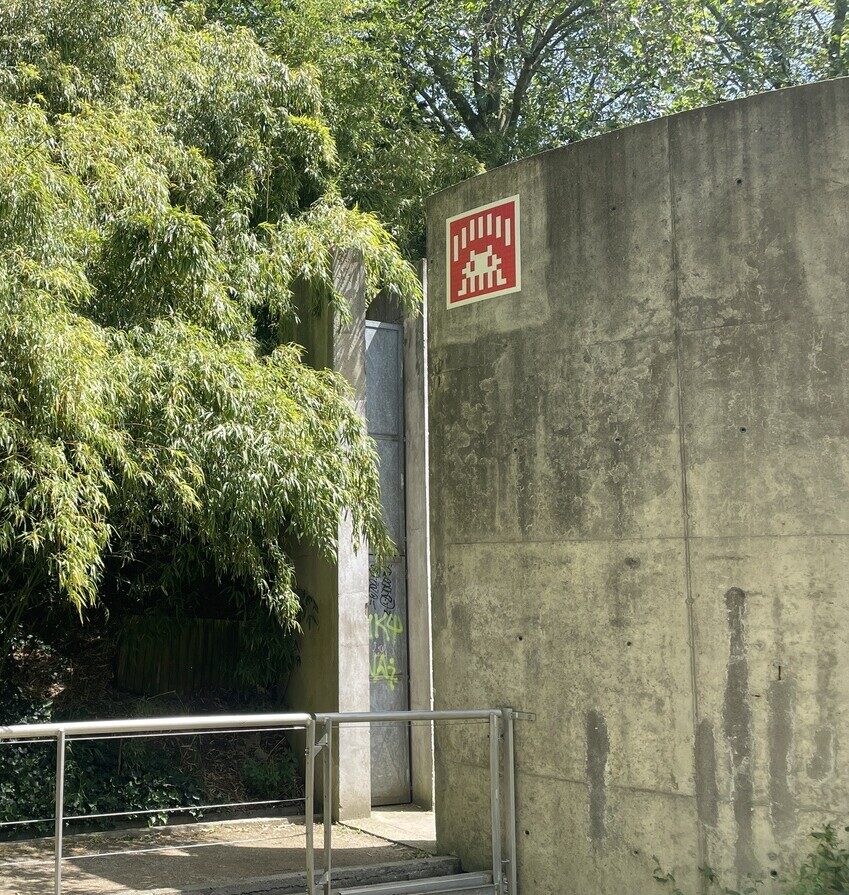 PA_1581, Space Invader de l'allée du Zénith — Street art de Invader à Paris