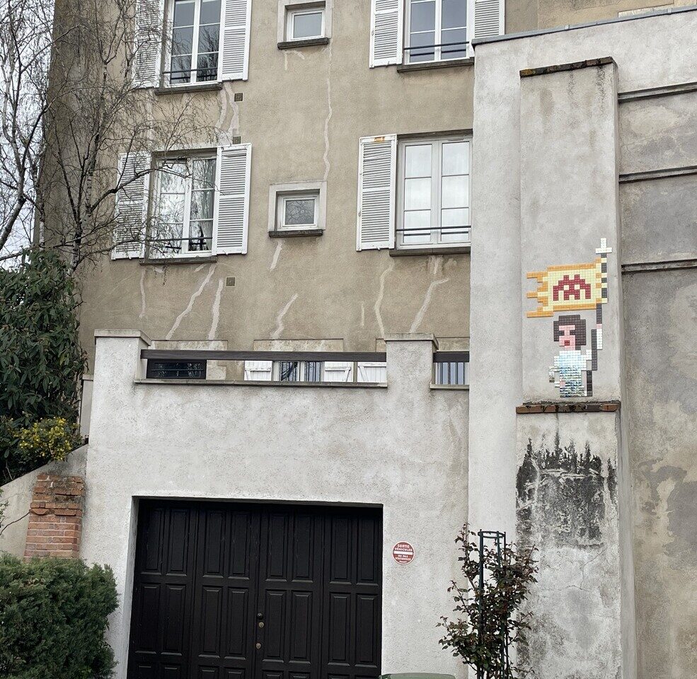 ORLN_12, Space Invader on 11 Rue du Vieux Marché — Street art by Invader in Orléans