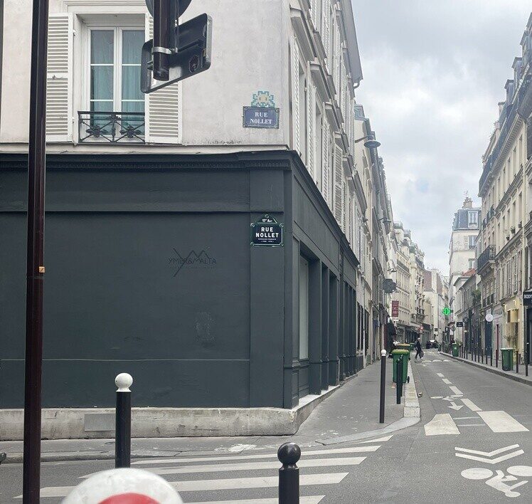 PA_1547, Space Invader de la rue Nollet — Street art de Invader à Paris