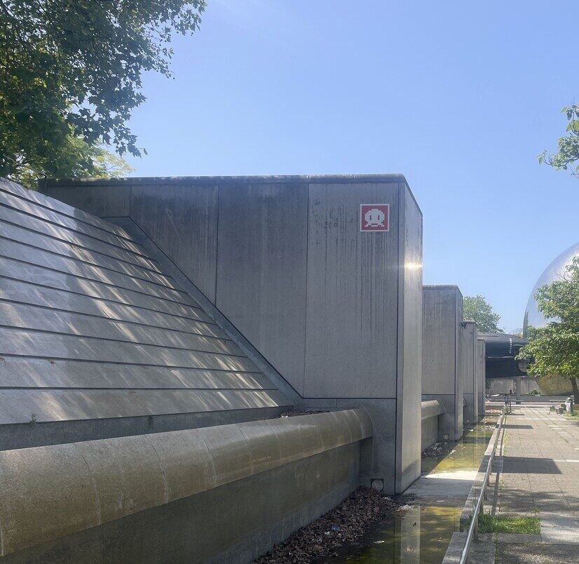 PA_1572, Space Invader de l'allée du Cercle — Street art de Invader à Paris