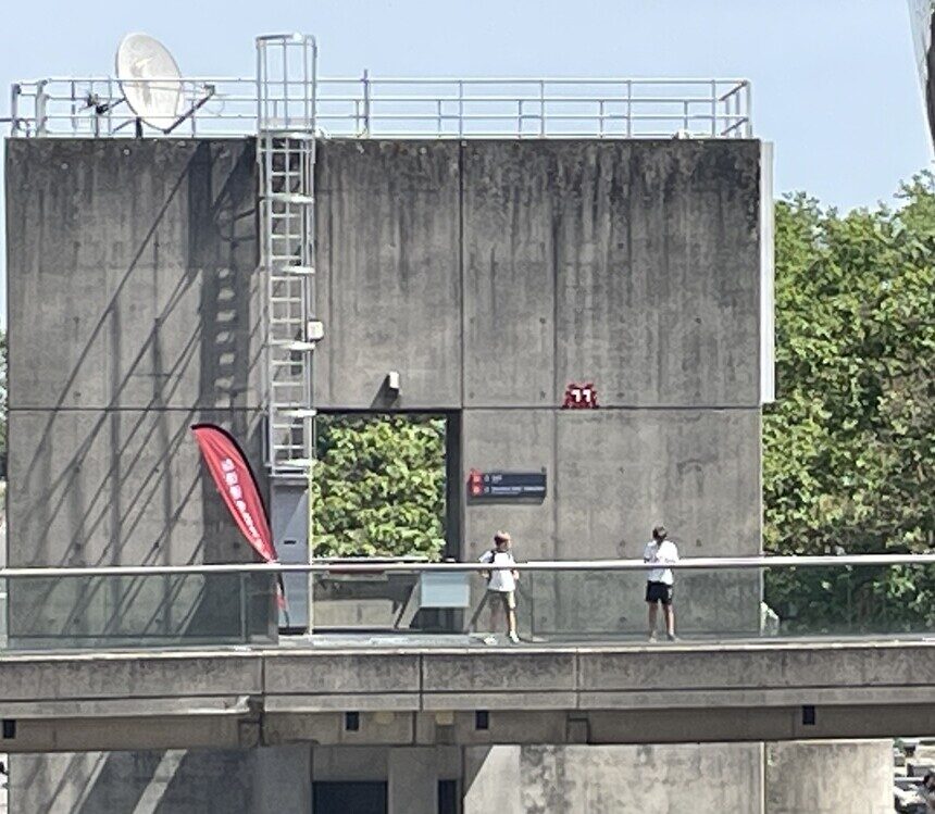 PA_1574, Space Invader de l'allée du Cercle — Street art de Invader à Paris