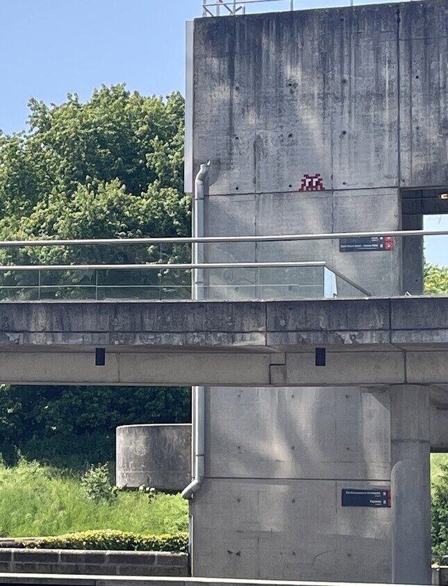 PA_1575, Space Invader de l'allée du Cercle — Street art de Invader à Paris