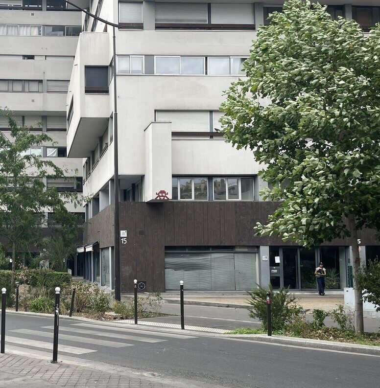 PA_1597, Space Invader on 17 Rue Érard — Street art by Invader in Paris