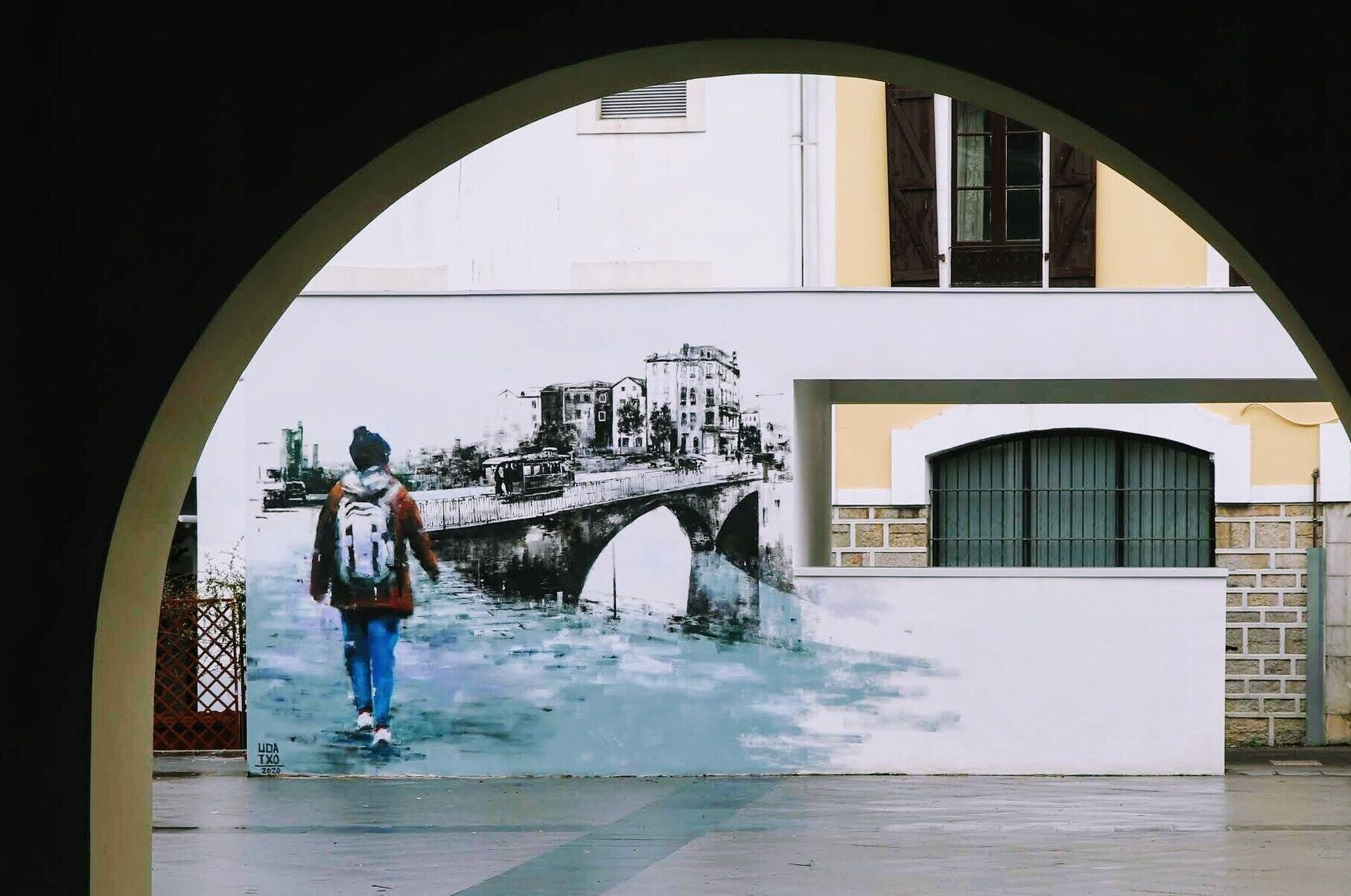The walker on the bridge, by Udatxo — Street art by Udatxo in Hendaye