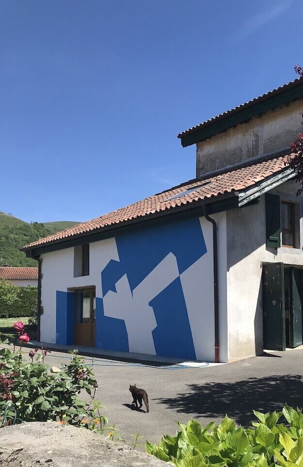 Tomasenia — Street art by Igor Rezola in Lecumberry