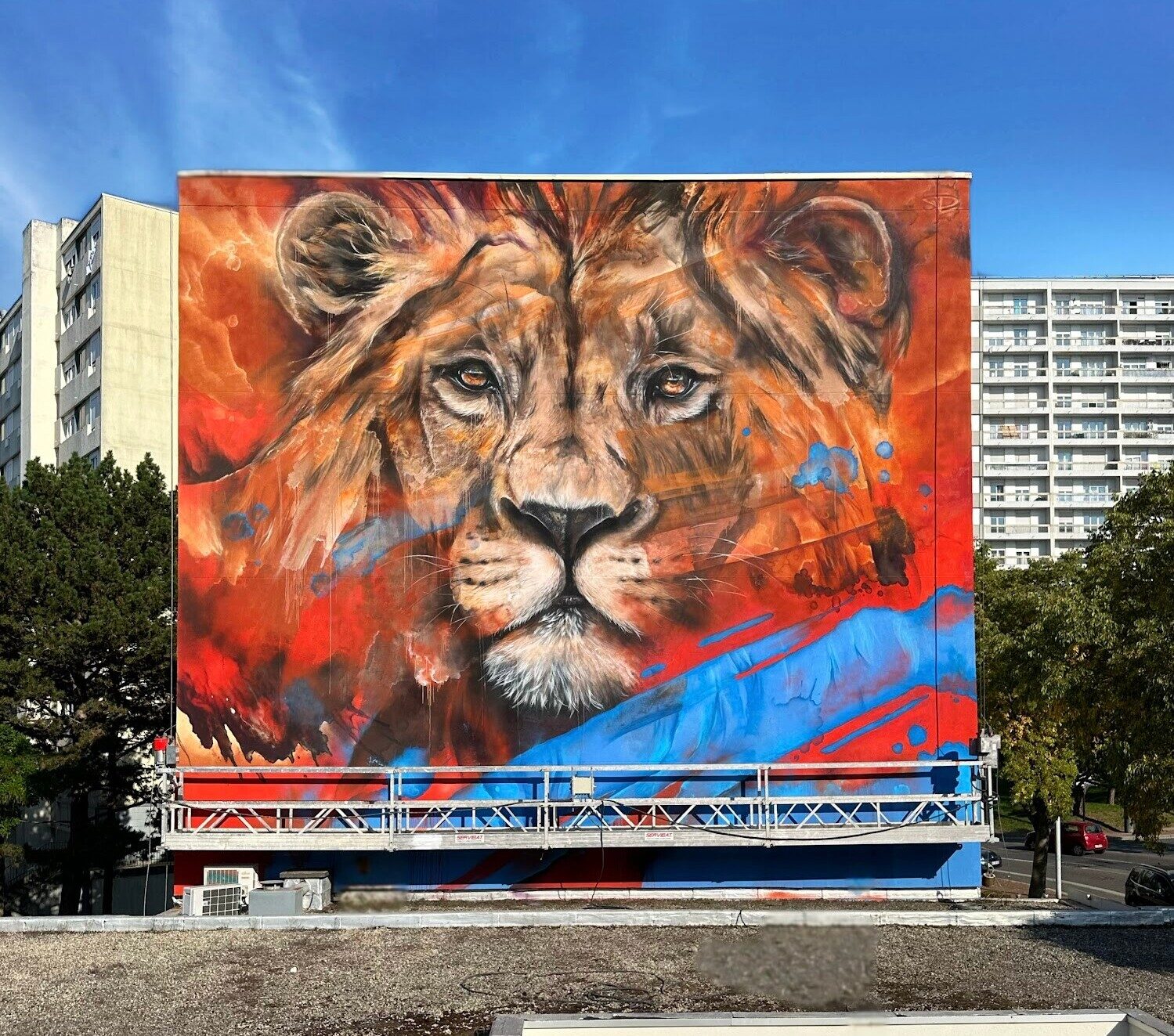 Golden Hour — Street art by Mac Lloyd in Rillieux-la-Pape