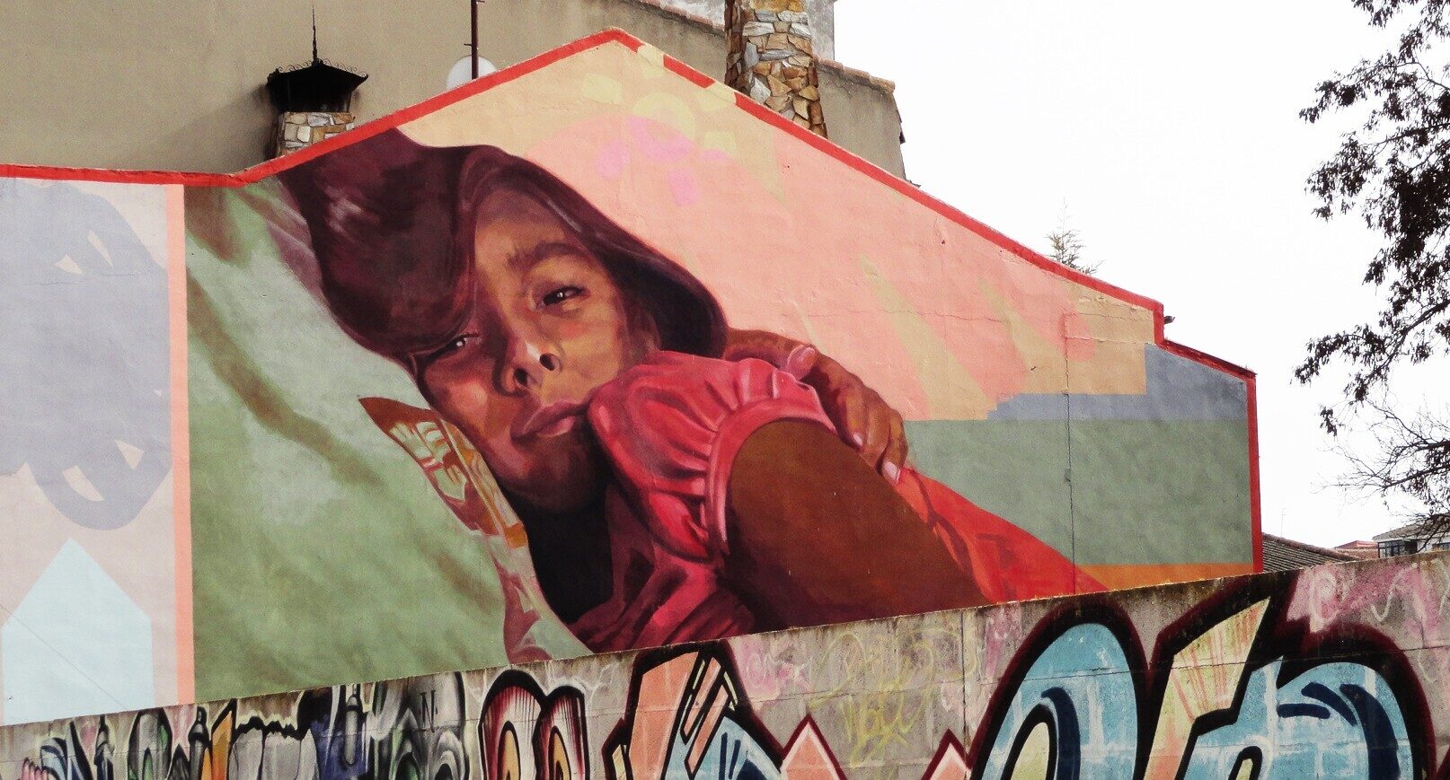 Home. Root. Hair — Street art by Ana Corazón in La Bañeza