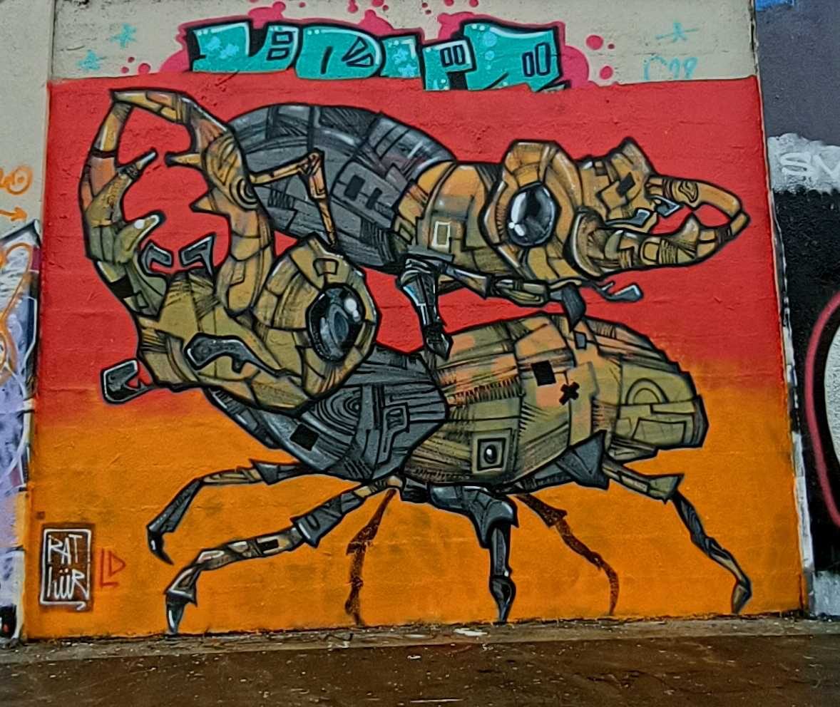 Insecte mécanique géant — Street art de Rathur Ld à Nantes
