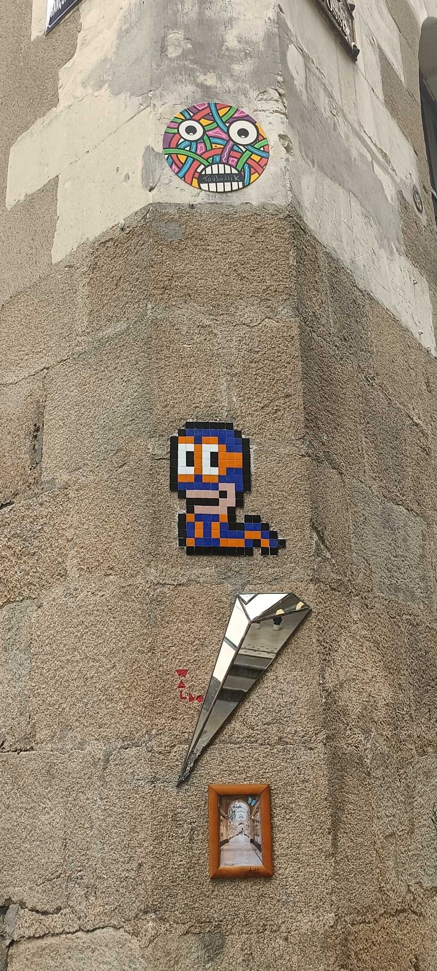 The corner with three pieces — Street art in Nantes