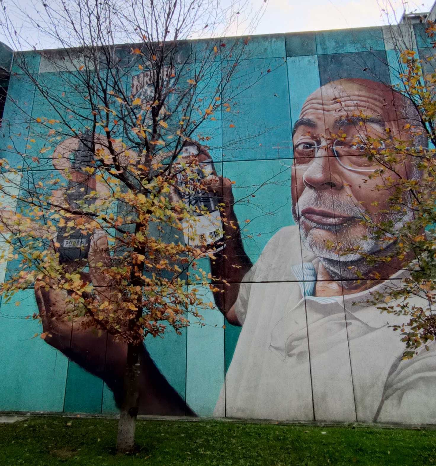 Nobre e Leal — Street art de MrDheo à Porto