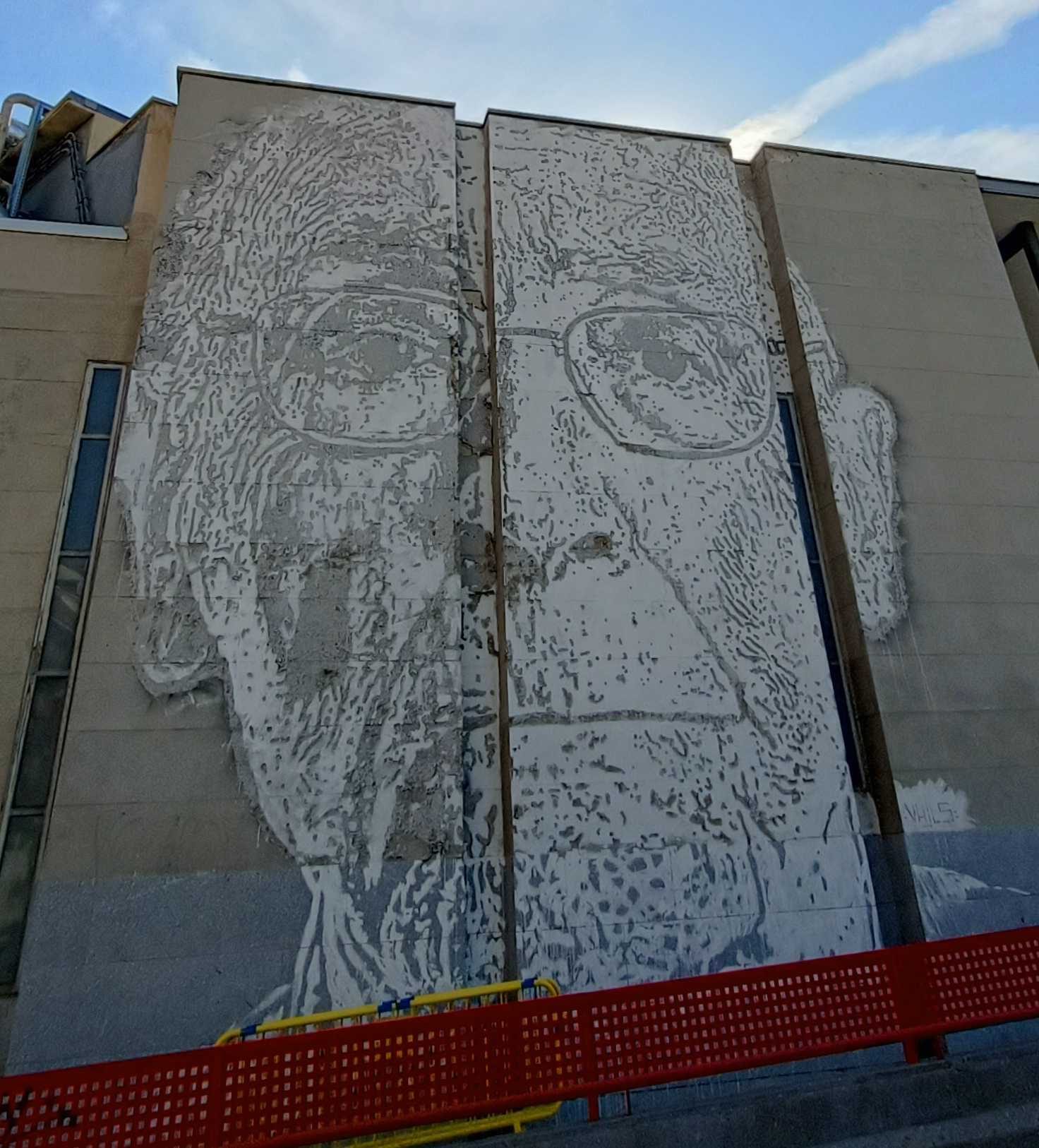 Monumental Portrait by Vhils — Street art by Vhils in Madrid