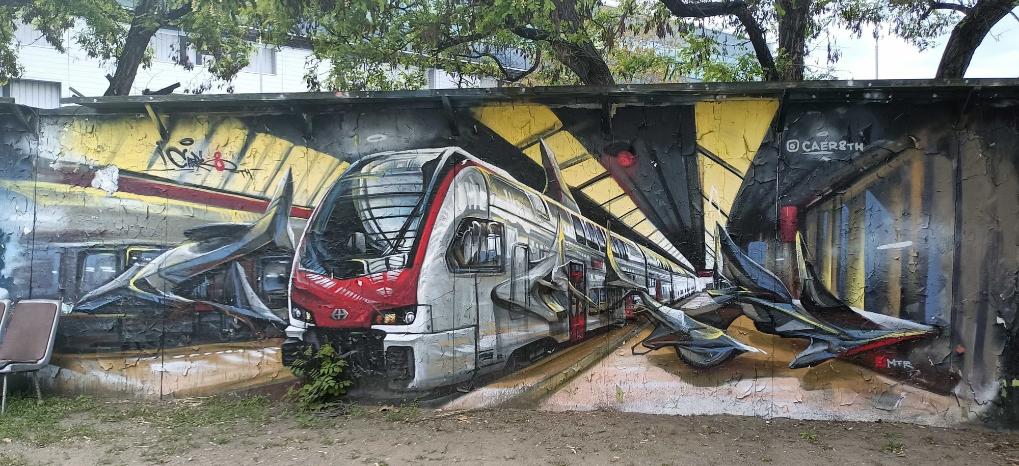 Train Hyperréaliste en Gare — Street art de Caer8th à Prague