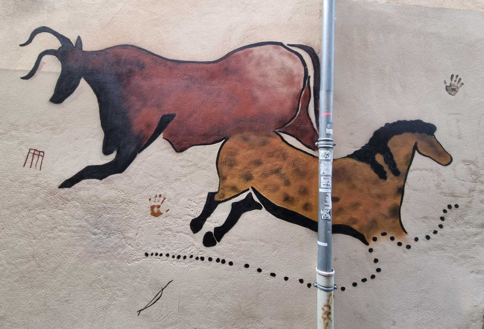 Aurochs et cheval à la manière de Lascaux — Street art de Lasco à Clermont-Ferrand