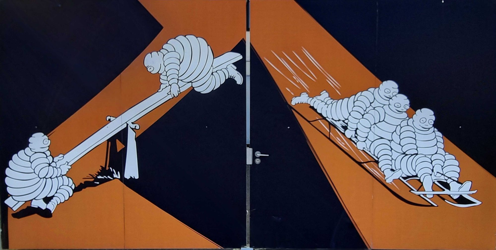 Bibendums sur balançoire et luge — Street art à Clermont-Ferrand