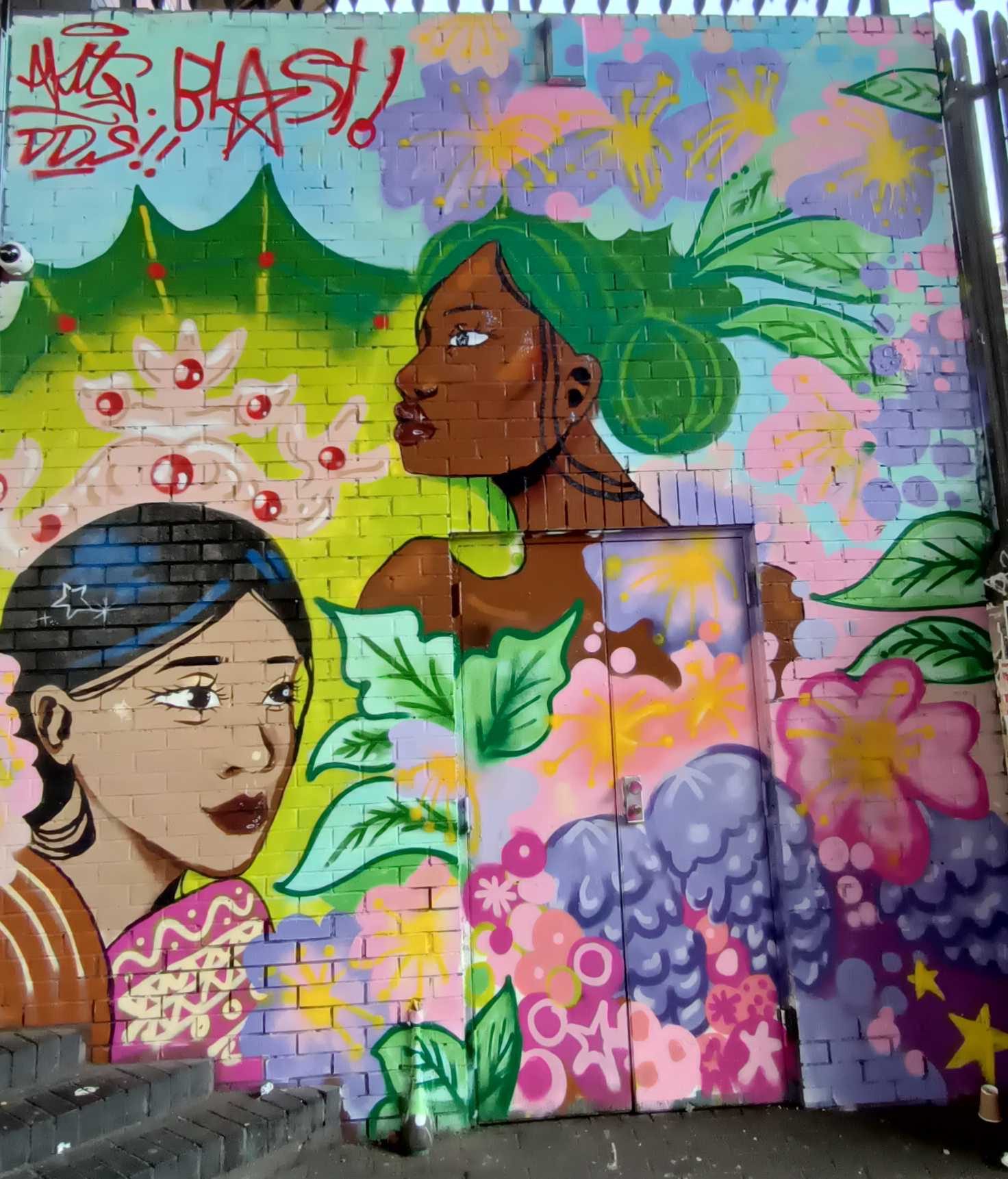 Women Diversity Flowers Jungle — Street art in London
