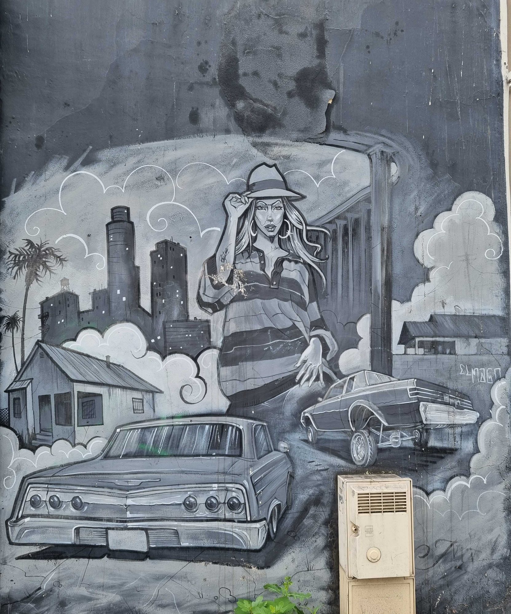 Femme et lowriders en noir et blanc — Street art à Clermont-Ferrand