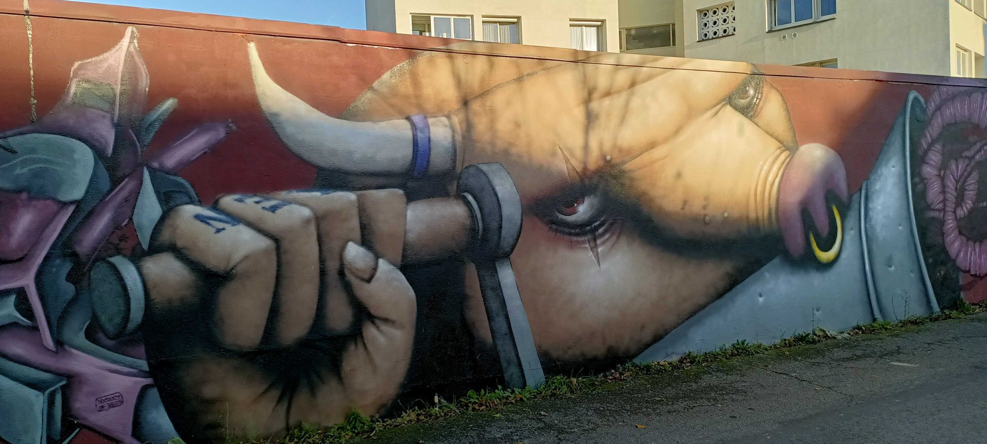 Realistic Bull by Ador — Street art by Ador in Nantes