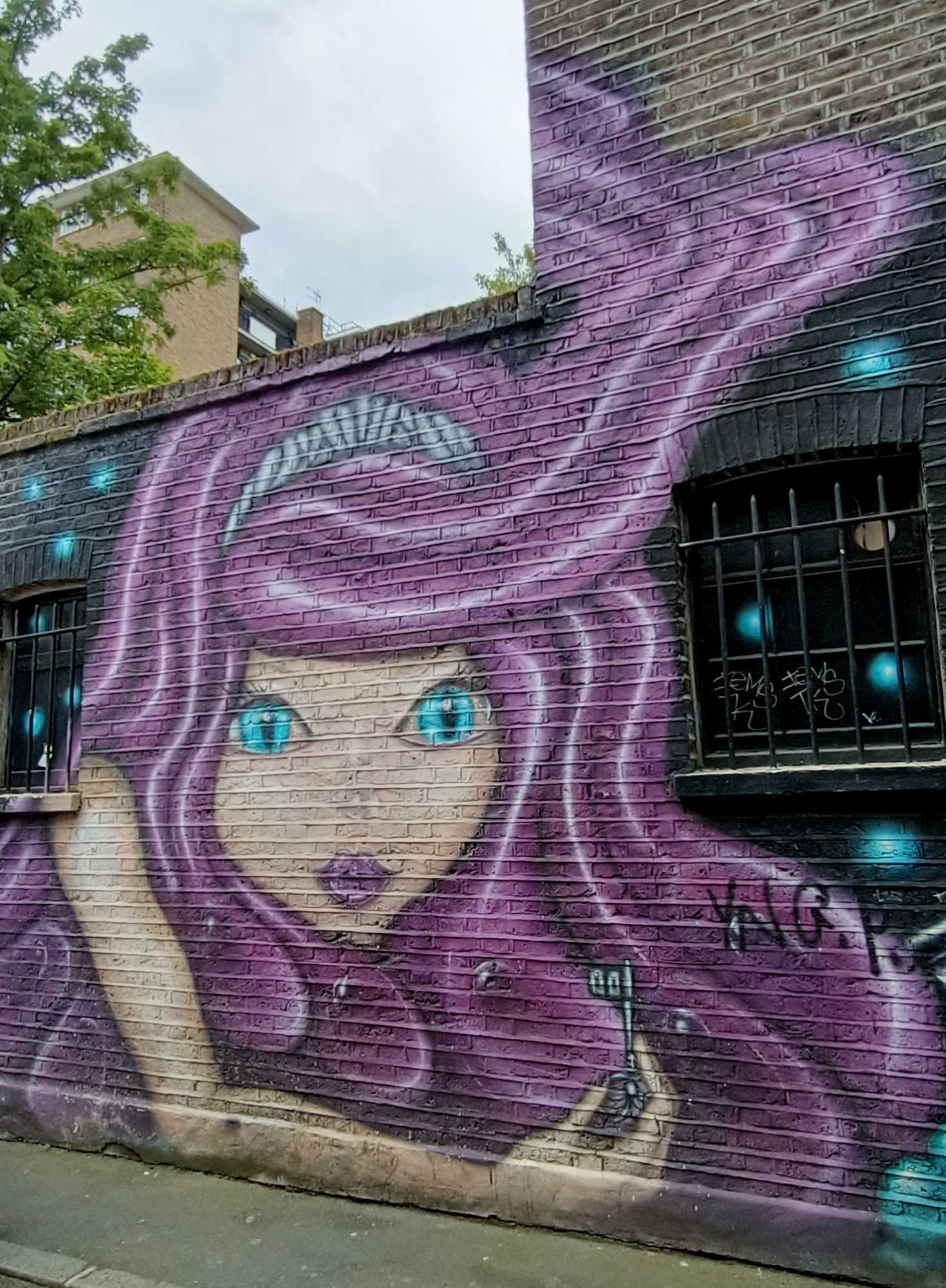 Figure serpent — Street art à London