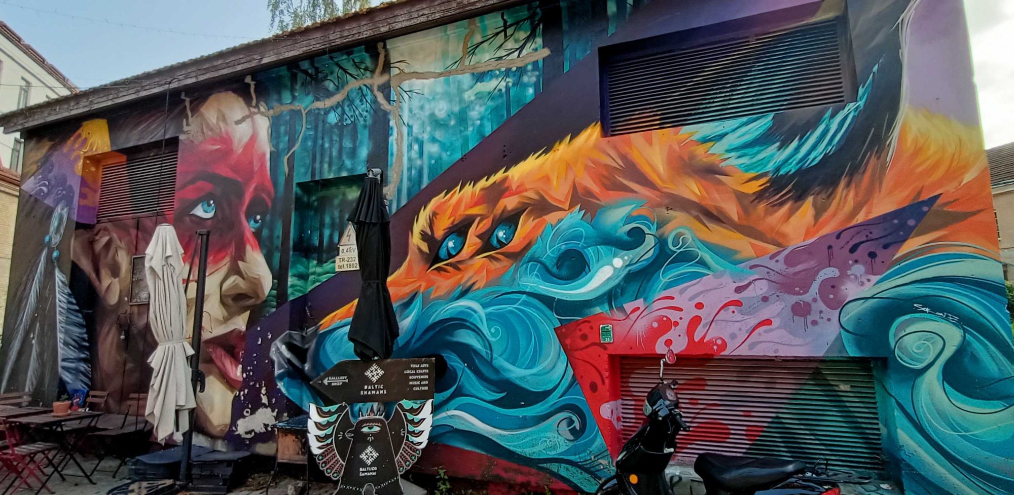 Very colorful abstract composition — Street art by Martynas Šnioka in Vilnius
