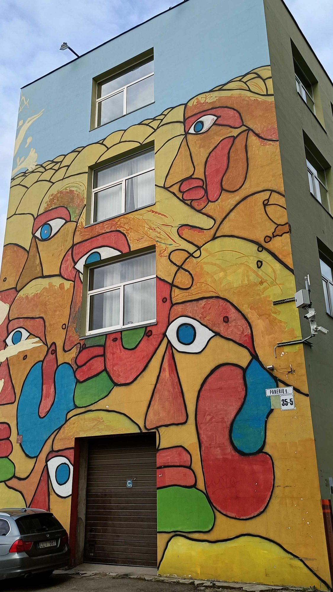 Interlocking Faces by Martynas Ivinskas — Street art by Martynas Ivinskas in Vilnius