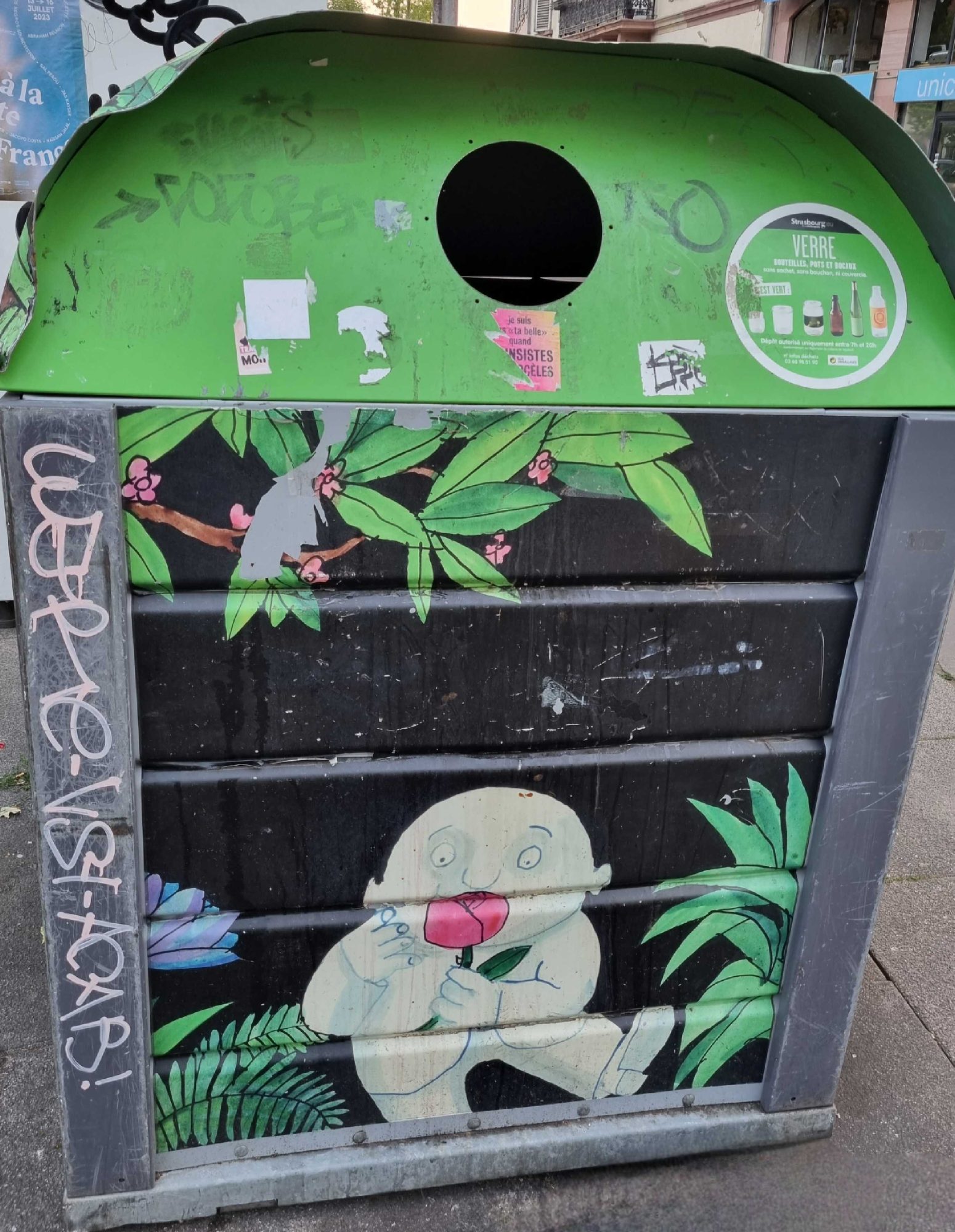 Whimsical beings — Street art in Strasbourg