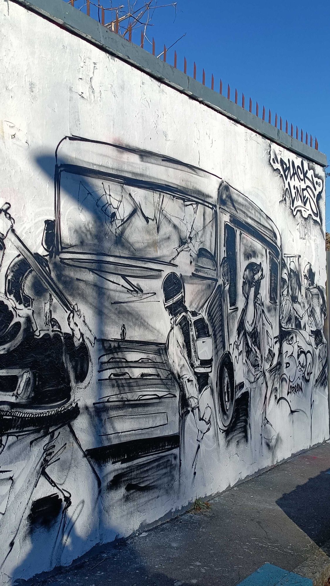 Camion et figures urbaines — Street art à Nantes