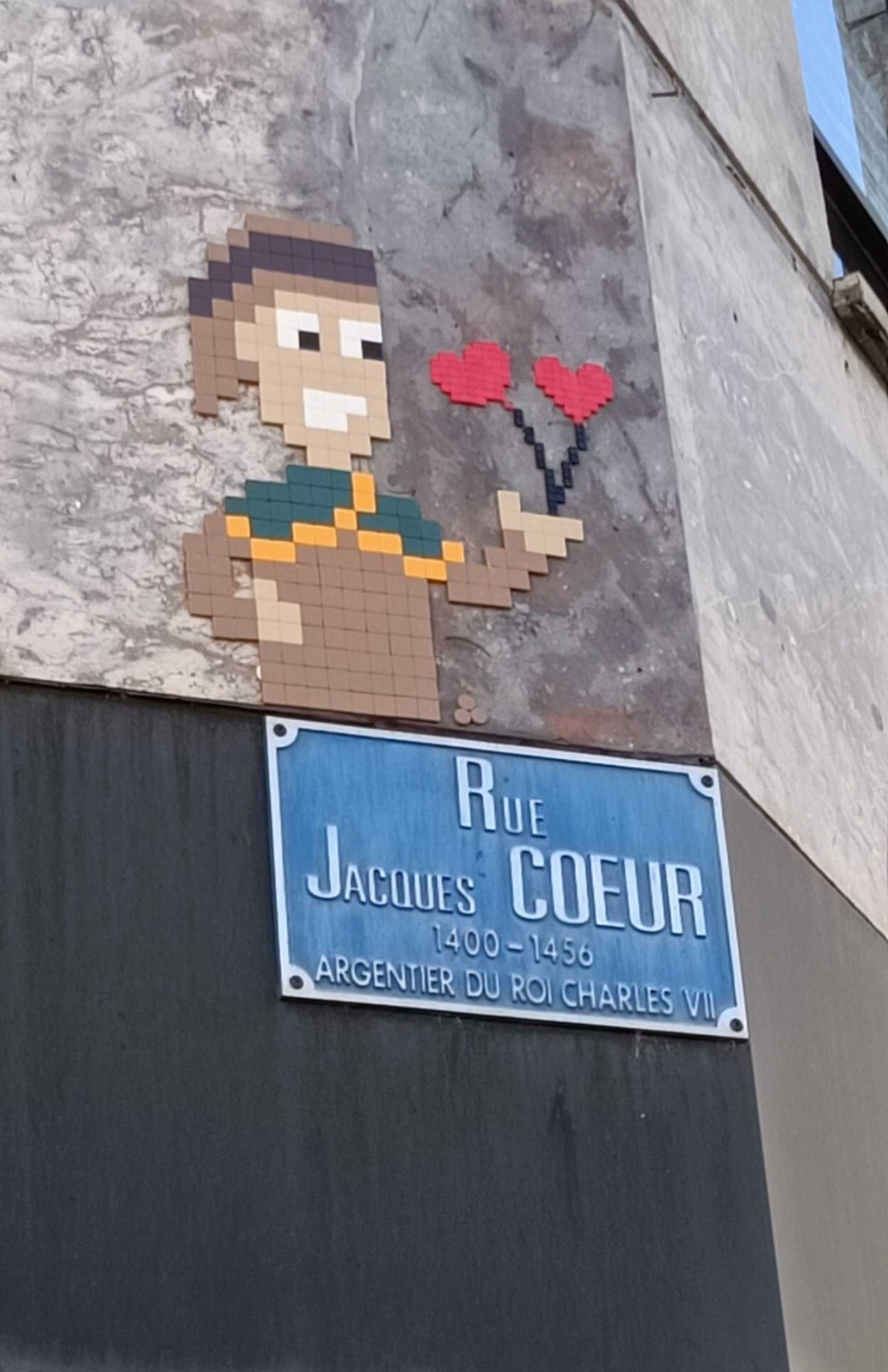 Jacques Cœur and His Two Hearts, above His Street Sign — Street art by Mifamosa in Bourges