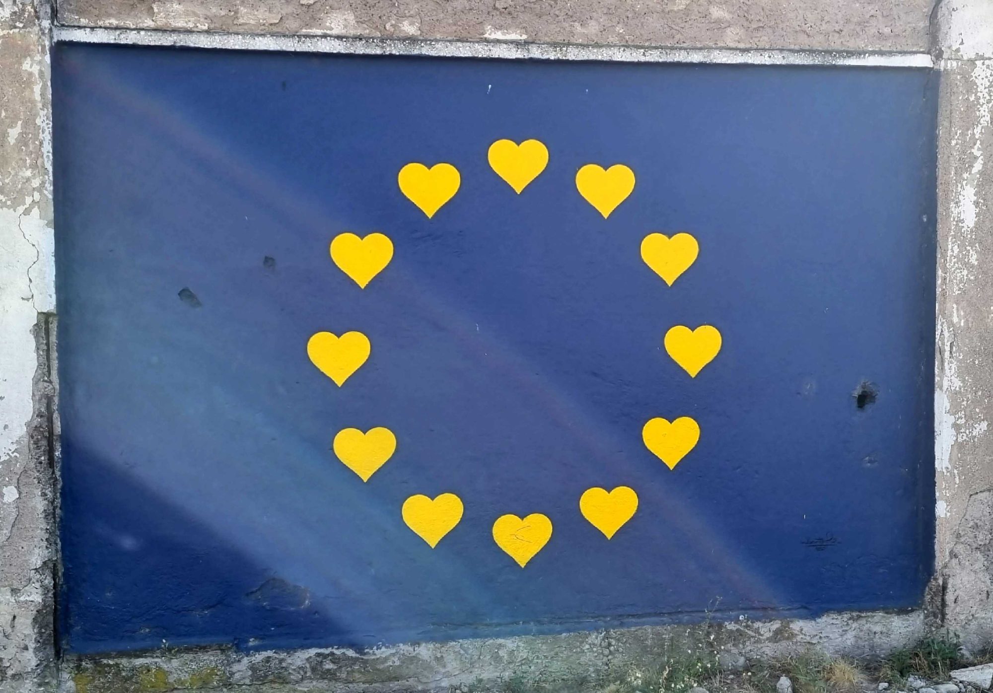 Drapeau européen aux douze coeurs — Street art à Strasbourg