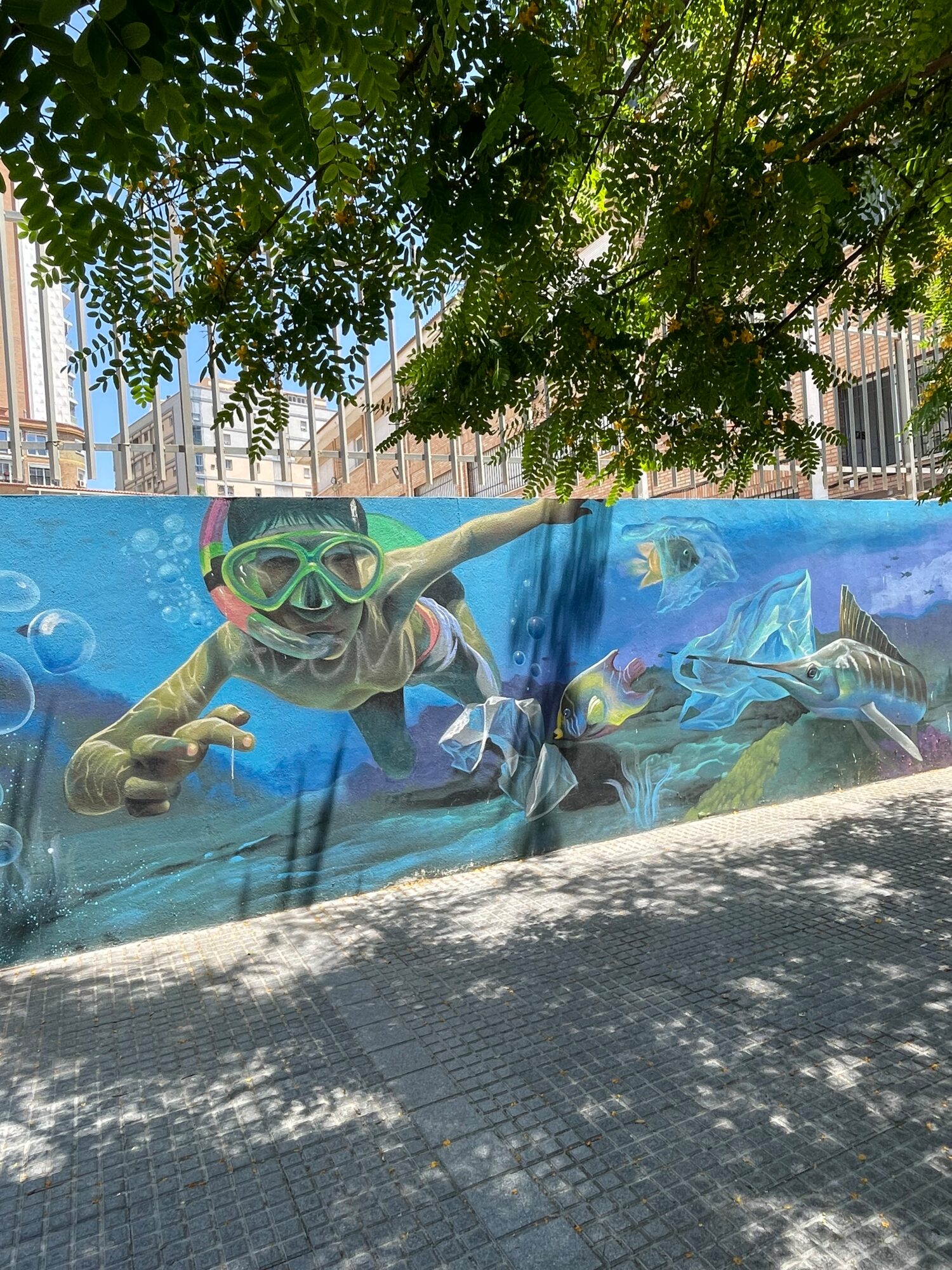 Plastic free ocean is possible — Street art by LALONE in Málaga