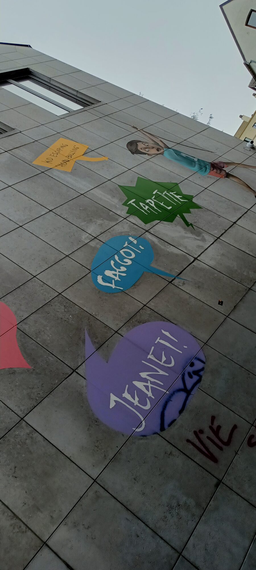 Insults in Speech Bubbles on Rue de la Chaufferette — Street art by Fotini Tikkou in Bruxelles