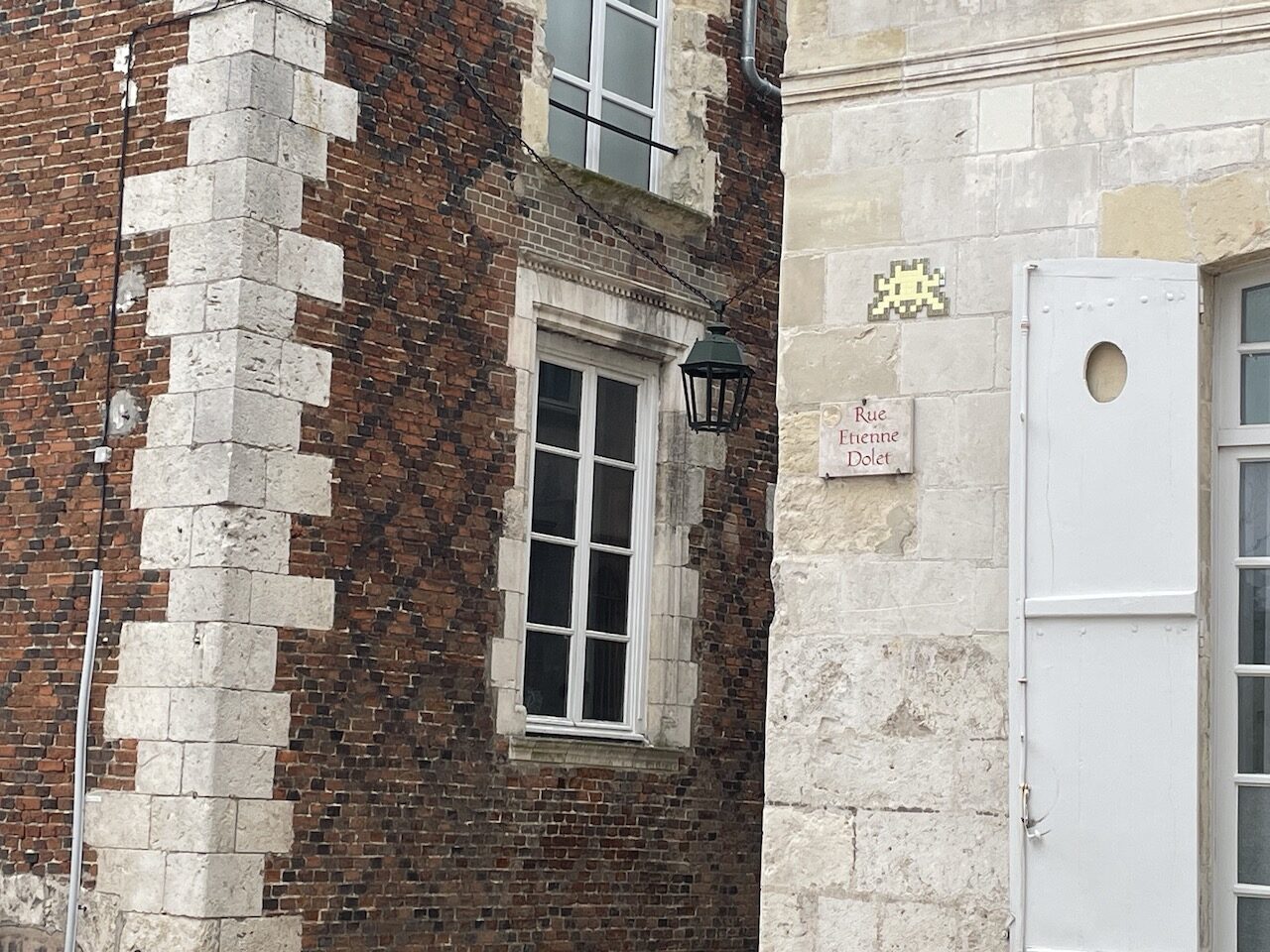 ORLN_08, Space Invader de la rue Parisie — Street art de Invader à Orléans