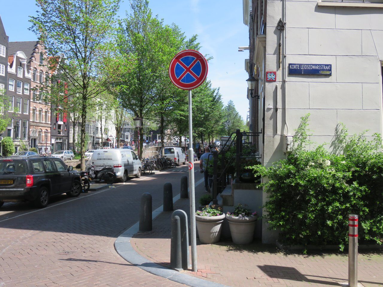 AMS_08, Space Invader de Korte Leidsedwarsstraat — Street art de Invader à Amsterdam