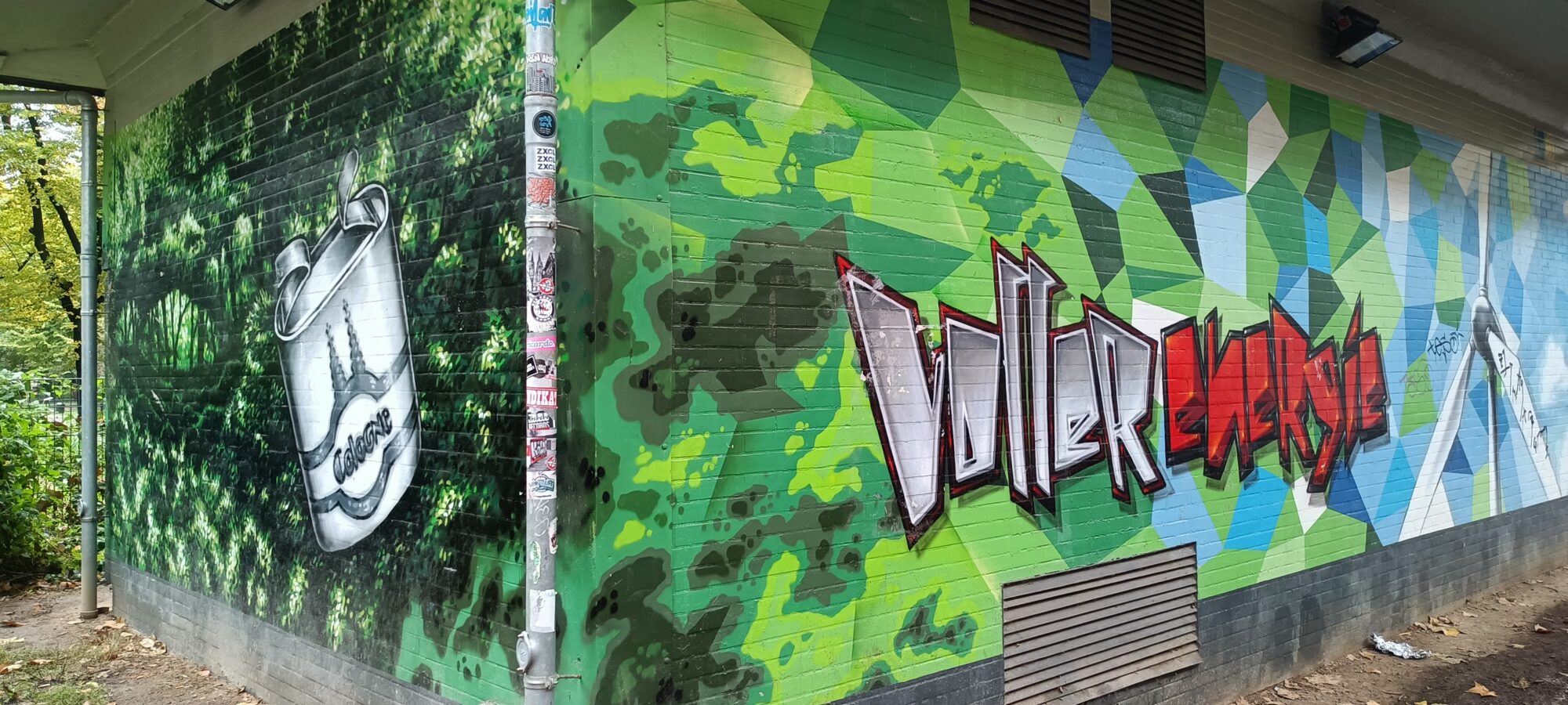 Voller Energie et le verre de Kölsch — Street art à Köln