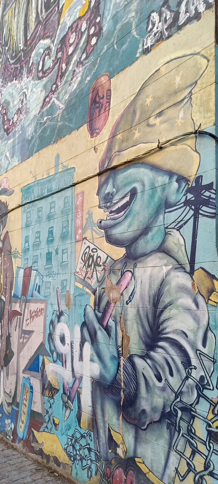 Character in a large starred beret — Street art in Marseille