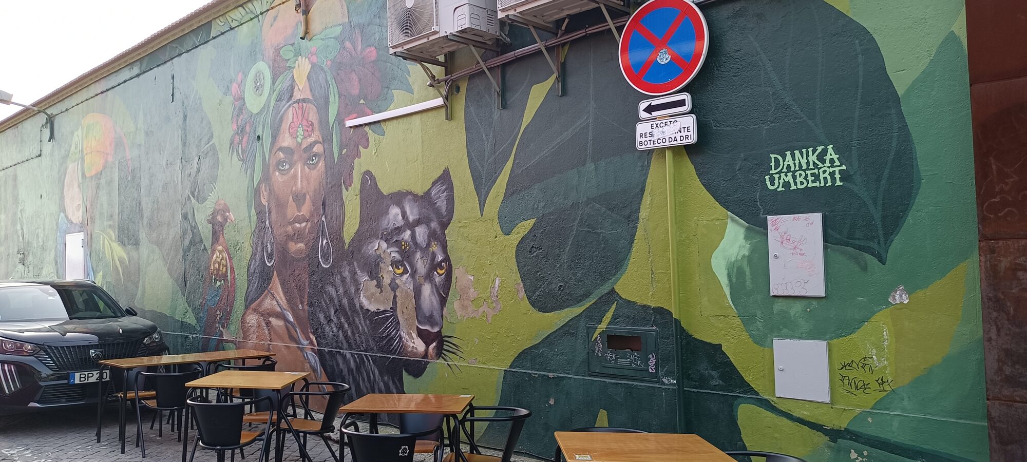 Feuillage géant et panthère, mur de Santos — Street art à Lisboa
