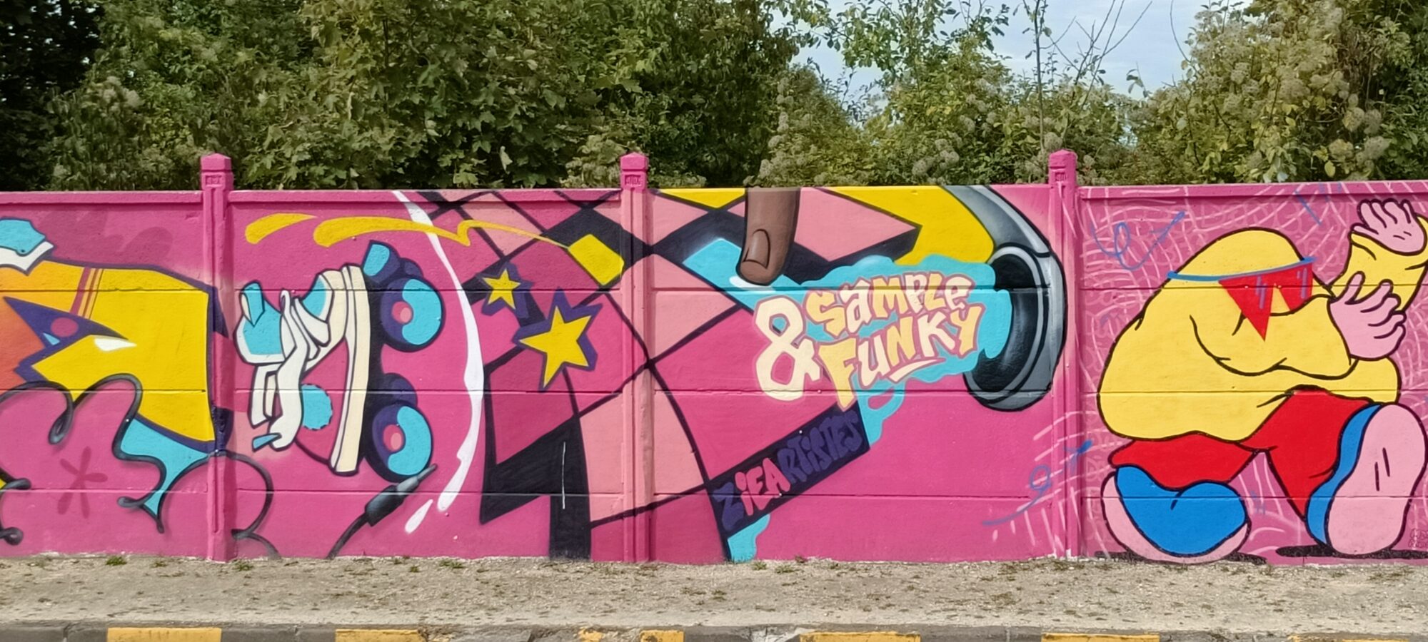 Sample & Funky, Roller Skates and Speaker — Street art in Reims